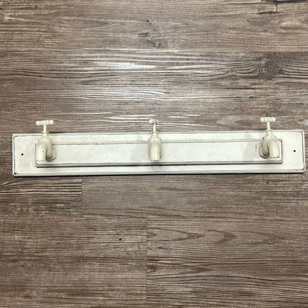 Faucet Hook Wall Hanging